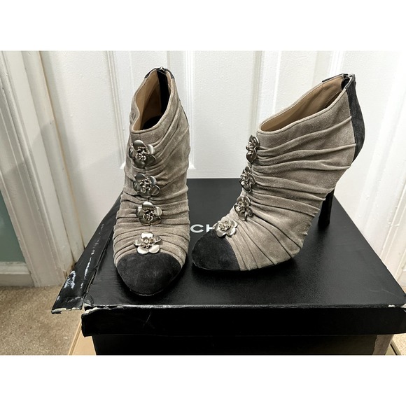 CHANEL CC Camelia Booties Boots Beige Taupe Gray Grey Black Silver Heels 41 11 - Picture 2 of 5